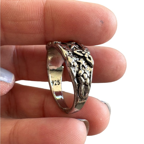 Sterling Silver Mushroom Design Ring - Picture 3 of 9